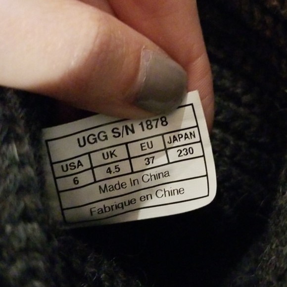 Size 6 Ugg Boots - Picture 5 of 6
